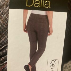 Dalia Women's Chic Brown Skinny Pants